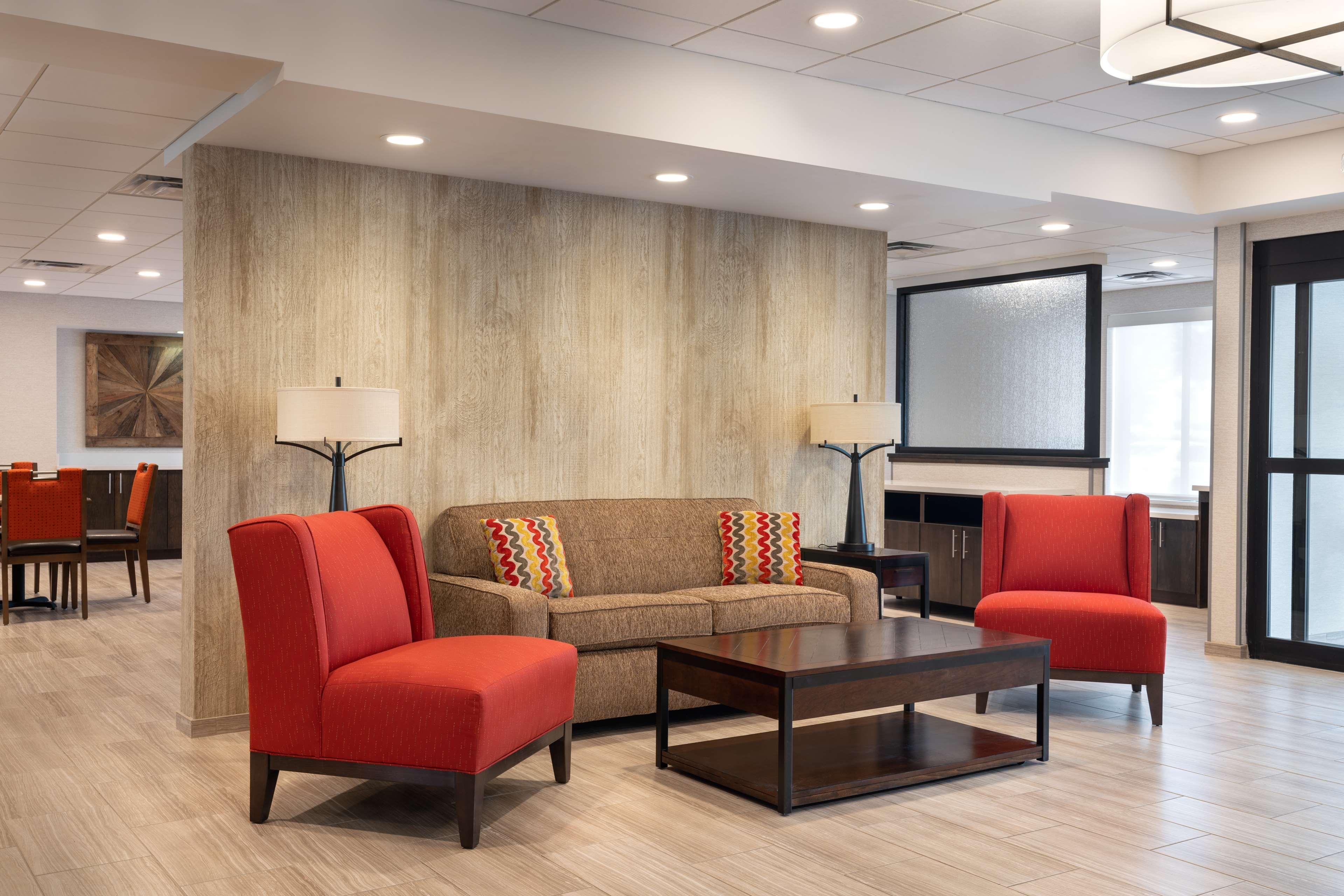 Days Inn & Suites By Wyndham Denver International Airport Exterior photo