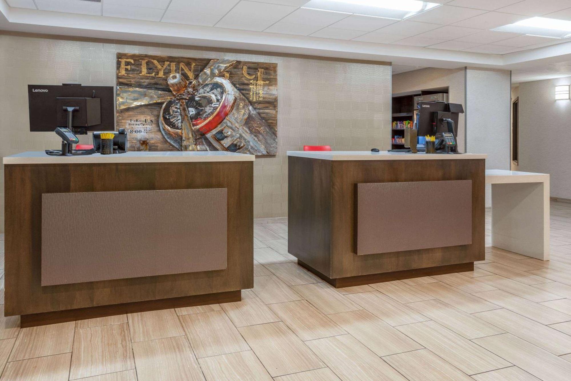Days Inn & Suites By Wyndham Denver International Airport Exterior photo